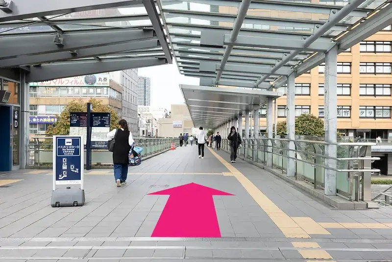 直進します