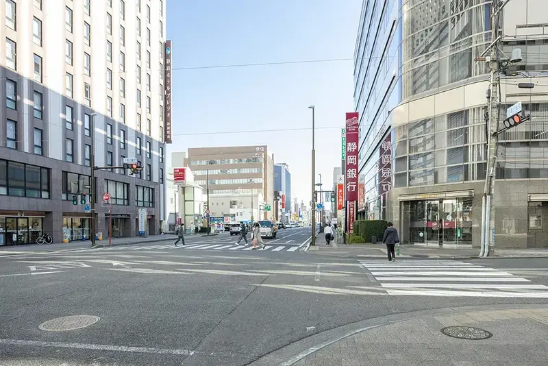 2つ目の横断歩道も直進