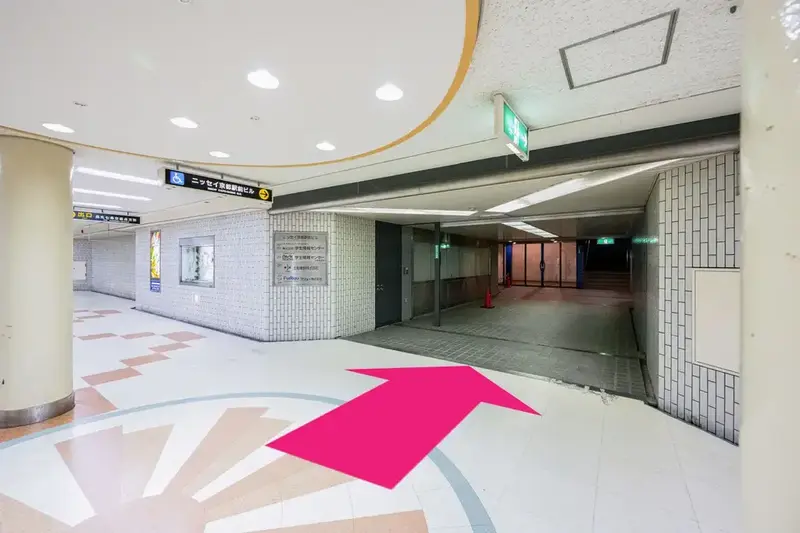 右折。ニッセイ京都駅前ビルに入る。