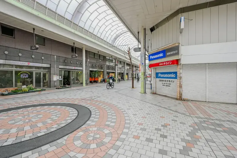 アーケード街に入り、突き当たりを右折。