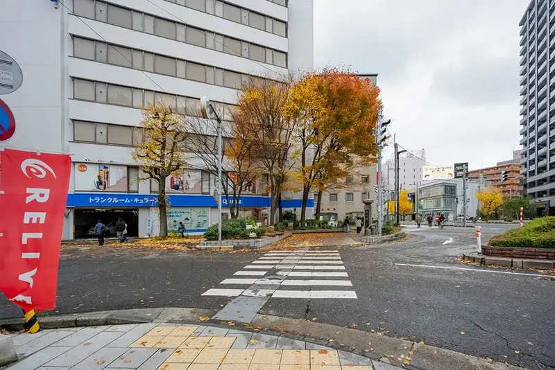 さらに横断歩道渡り直進